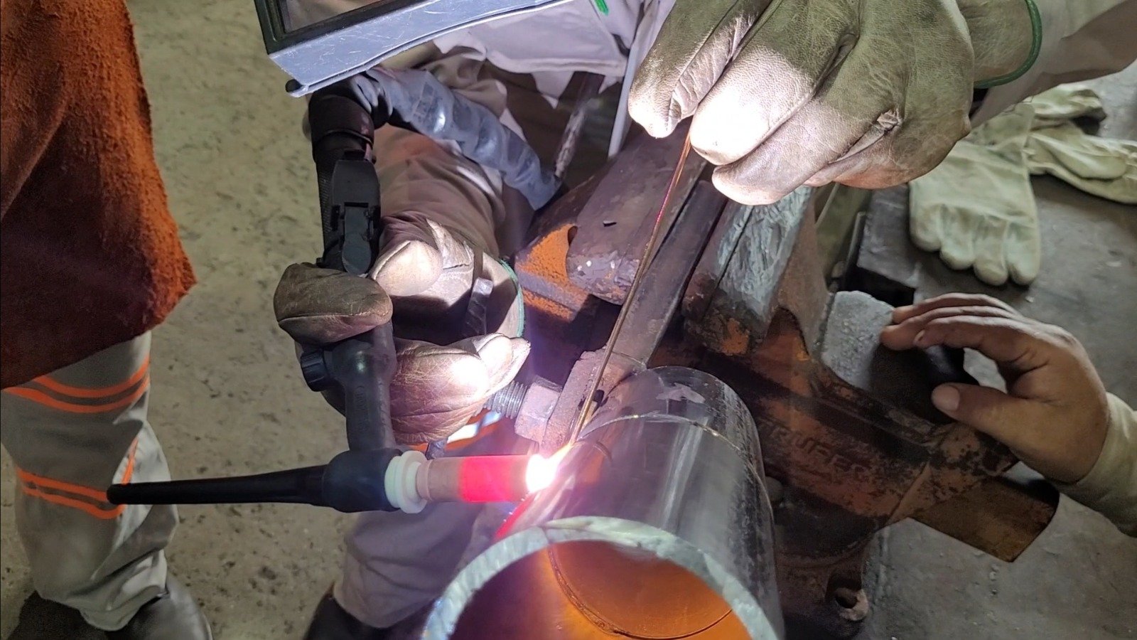 Soldadura GTAW TIG en tubería de acero inoxidable para industria
